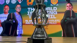 Taça do torneio The Women's Cup. Foto: Giselly Corrêa/Lance!