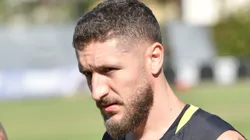 Zé Rafael foi testado entre os reservas e deve ficar no banco contra o Sport