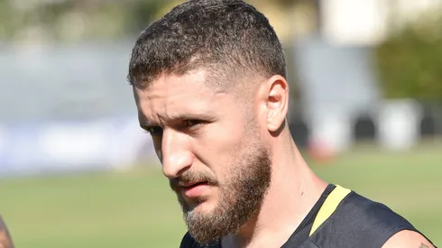 Zé Rafael foi testado entre os reservas e deve ficar no banco contra o Sport