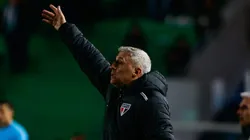 Crespo não contará com total de 6 jogadores contra Fluminense