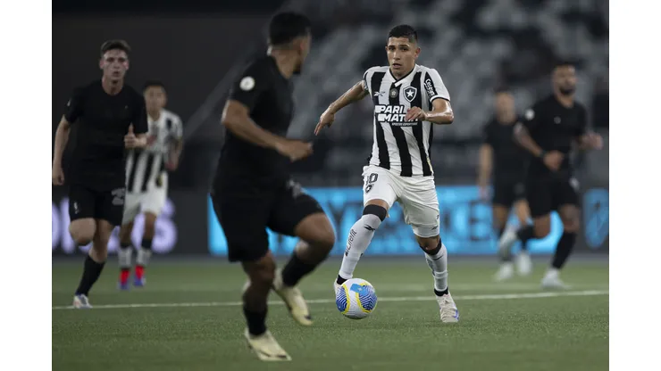 Comparativo tático e estatístico de Botafogo x Corinthians no Brasileirão. Foto: Jorge Rodrigues/AGIF