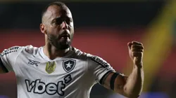 Arthur Cabral jogador do Botafogo durante a partida. Foto: Marlon Costa/AGIF