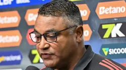 Roger Machado tecnico do Internacional durante partida contra o Santos na Vila Belmiro. Foto: Jota Erre/AGIF