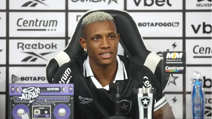 Danilo foi apresentado pelo Botafogo nesta sexta-feira. Foto: Vitor Silva/Botafogo