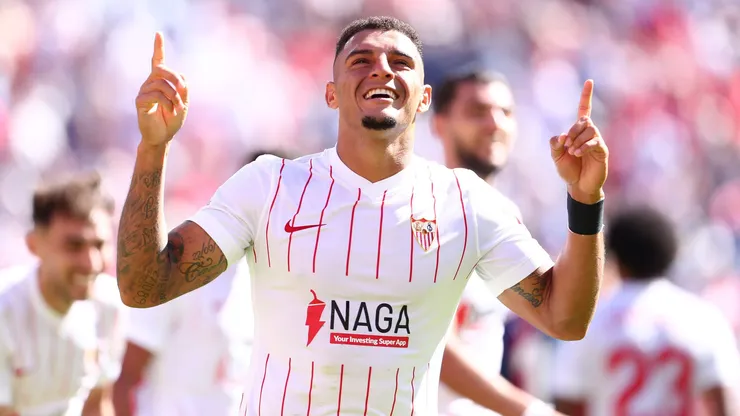 Diego Carlos foi oferecido por representantes - (Photo by Fran Santiago/Getty Images)