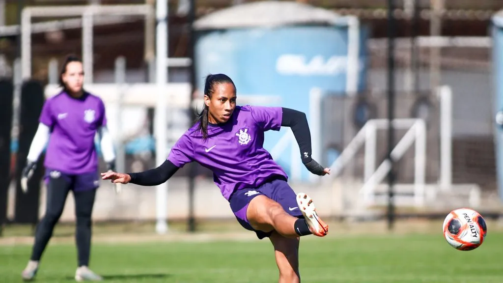 Jogadora do Corinthians em treinamento