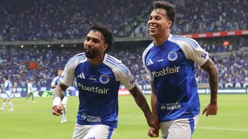 Gabigol jogador do Cruzeiro comemora seu gol com Kaio Jorge - Foto: Gilson Lobo/AGIF
