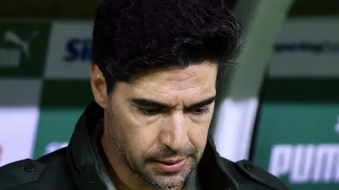 Abel Ferreira, técnico do Palmeiras, durante partida contra o Gremio no estadio Arena Allianz Parque pelo campeonato Brasileiro A 2025. Foto: Marcello Zambrana/AGIF