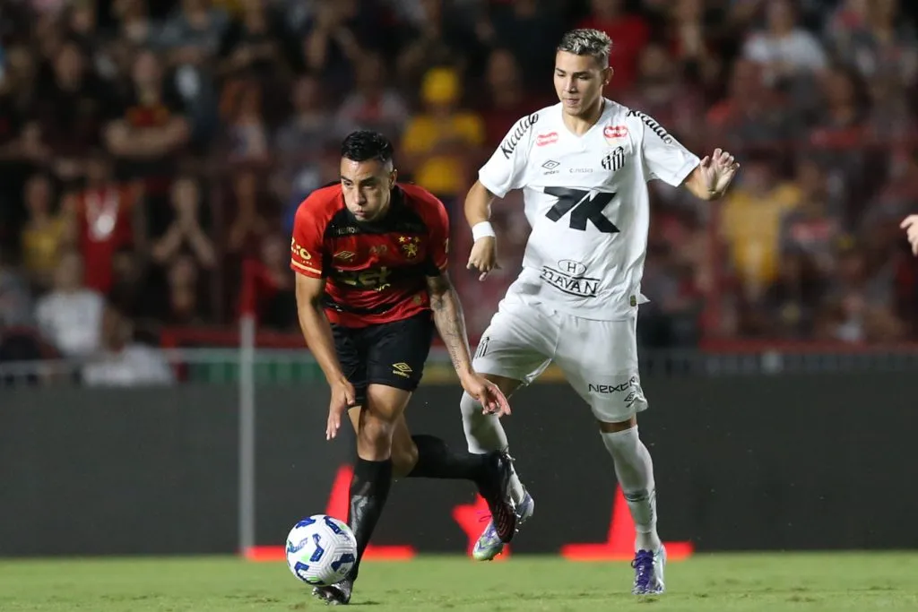 Deivid Washington jogador do Santos durante a partida entre Sport e Santos no Estadio da Ilha do Retiro em Recife (PE), pelo campeonato brasileiro Serie A. Foto: Marlon Costa/AGIF