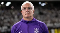 Dorival Júnior está sendo pressionado pelos corintianos