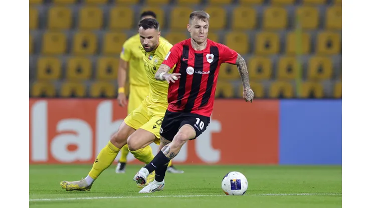 Roger Guedes, atacante do Al-Rayyan na AFC Champions League (Foto: Neville Hopwood/Getty Images)