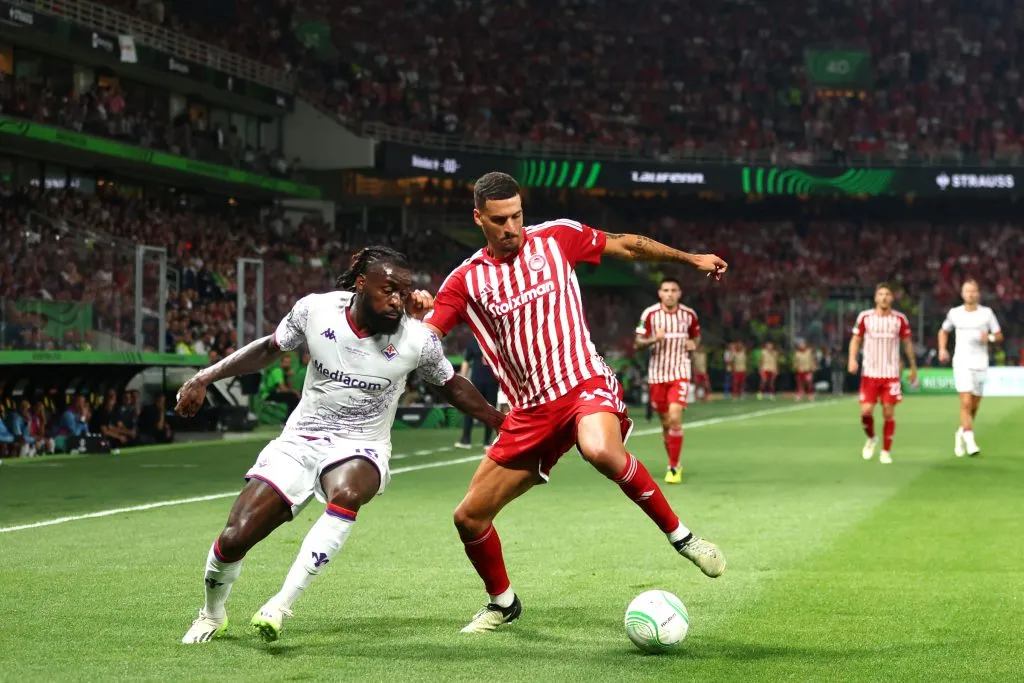 M'Bala Nzola jogando na ACF Fiorentina (Photo by Francois Nel/Getty Images)