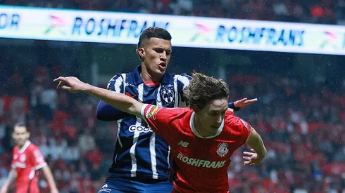 Deossa e Marcel Ruiz, meio-campistas na mira do Palmeiras - Foto: Manuel Velasquez/Getty Images