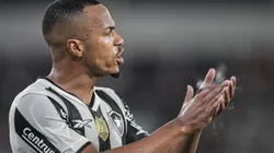 O Botafogo recebeu uma proposta oficial do Mundo Árabe por Marlon Freitas, mas os valores não animaram.