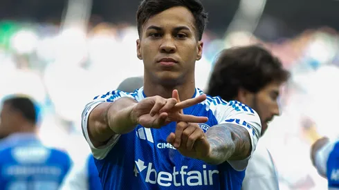MG - BELO HORIZONTE - 27/07/2025 - BRASILEIRO A 2025, CRUZEIRO X CEARA - Kaio Jorge jogador do Cruzeiro comemora seu gol durante partida contra o Ceara no estadio Mineirao pelo campeonato Brasileiro A 2025. Foto: Fernando Moreno/AGIF