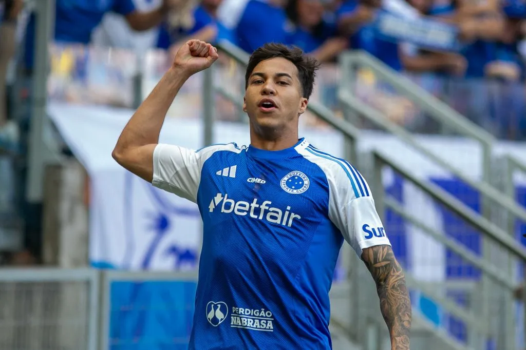 MG – BELO HORIZONTE – 27/07/2025 – BRASILEIRO A 20 Kaio Jorge jogador do Cruzeiro comemora seu gol durante partida contra o Ceara no estadio Mineirao pelo campeonato Brasileiro A 2025. Foto: Fernando Moreno/AGIF