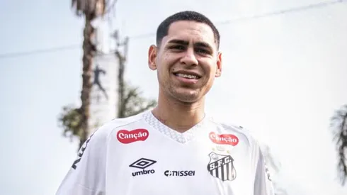 Caballero foi anunciado como novo reforço do Santos — Foto: Raul Baretta/Santos FC