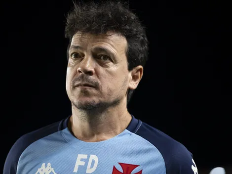 Diniz critica árbitro por expulsão de Léo Jardim no Brasileirão