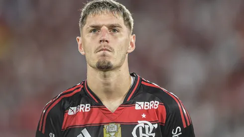 RJ - RIO DE JANEIRO - 20/07/2025 - BRASILEIRO A 2025, FLAMENGO X FLUMINENSE - Varela jogador do Flamengo durante partida contra o Fluminense no estadio Maracana pelo campeonato Brasileiro A 2025. Foto: Thiago Ribeiro/AGIF