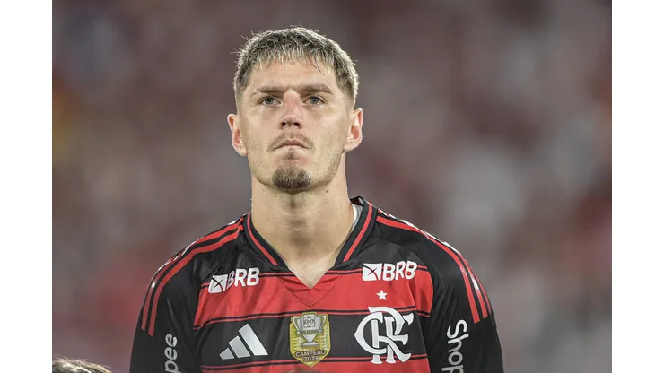 RJ - RIO DE JANEIRO - 20/07/2025 - BRASILEIRO A 2025, FLAMENGO X FLUMINENSE - Varela jogador do Flamengo durante partida contra o Fluminense no estadio Maracana pelo campeonato Brasileiro A 2025. Foto: Thiago Ribeiro/AGIF