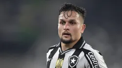 Artur jogador do Botafogo durante partida. Foto: Thiago Ribeiro/AGIF