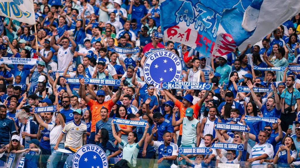 Torcedores da Raposa presentes no Mineirão. Foto: Alessandra Torres/AGIF.