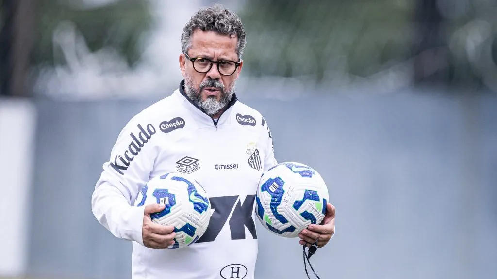 Cleber Xavier conta com Neymar para as proximas partidas – Foto: Raul Baretta/ Santos FC.