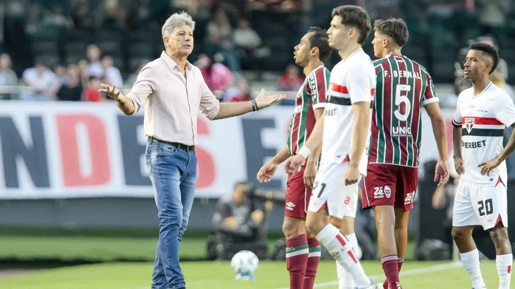 Renato Gaucho tecnico do Fluminense durante partida contra o Sao Paulo no estadio Morumbi pelo campeonato Brasileiro A 2025. Foto: Marco Miatelo/AGIF