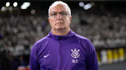 Dorival Junior tecnico do Corinthians durante partida contra o Botafogo no estadio Engenhao pelo campeonato Brasileiro A 2025. Foto: Jorge Rodrigues/AGIF