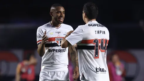 Jogadores do São Paulo comemoram gol marcado contra o Fluminense. Foto: Marcello Zambrana/AGIF.