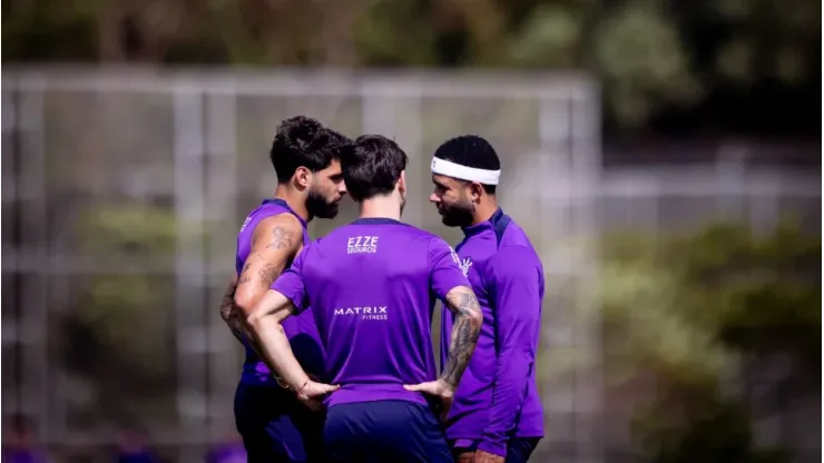 Yuri Alberto, Garro e Memphis durante treino no CT Joaquim Grava - Foto: Reprodução/Instagram