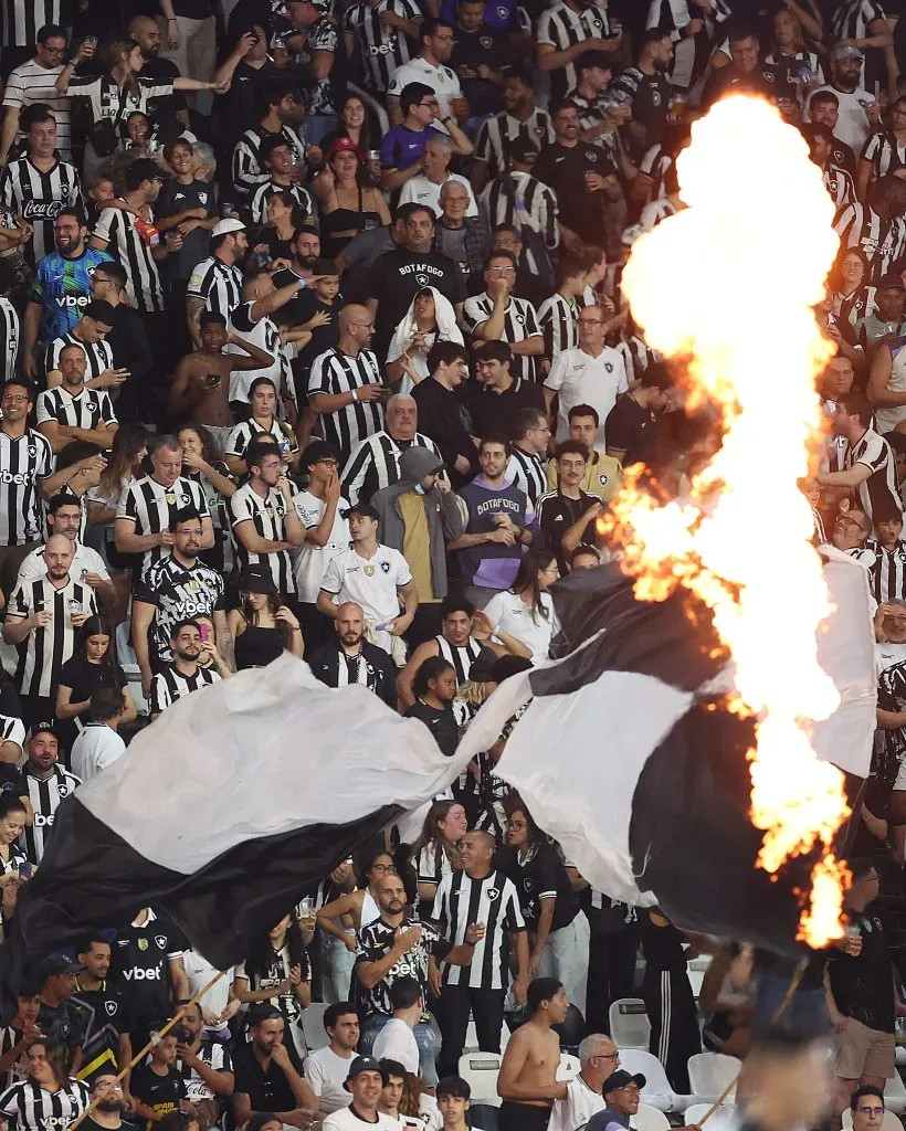 O Botafogo conta também com a atmosfera da arquibancada. Foto: Vitor Silva/Botafogo