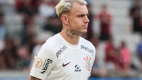 Róger Guedes em partida pelo Corinthians