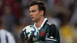 Expulsão de Léo Jardim tira o foco da imprensa antes de CSA x Vasco pela Copa Betano do Brasil.