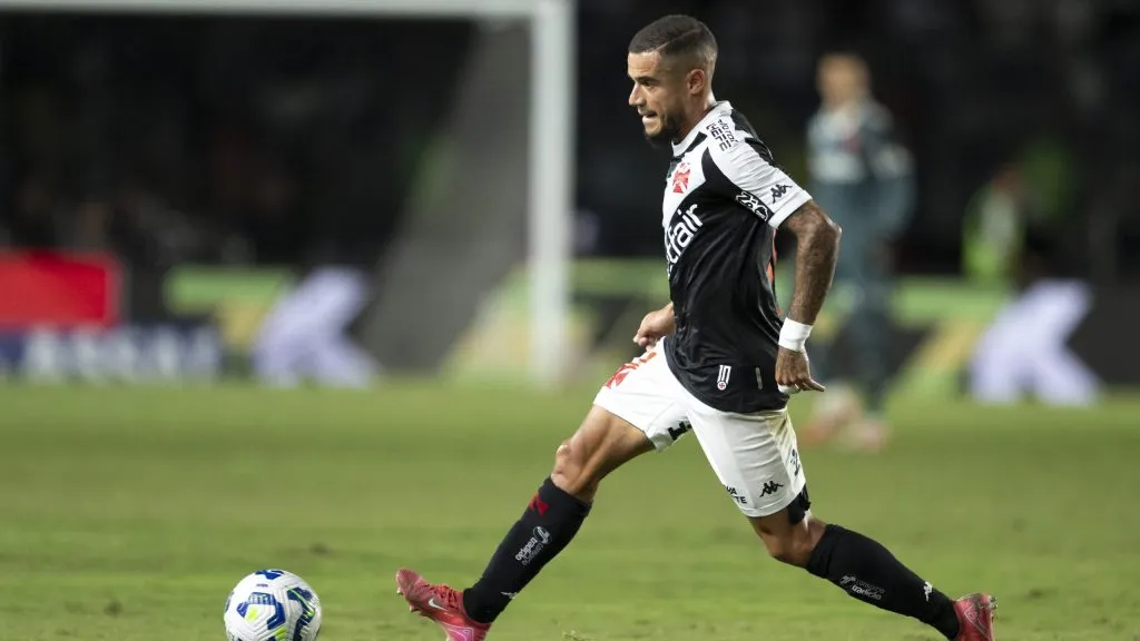 Coutinho pode retornar diante do CSA pela Copa do Brasil – Foto: Jorge Rodrigues/AGIF