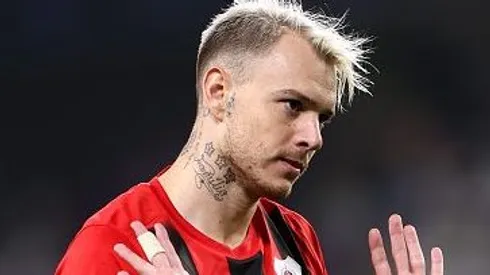 Róger Guedes durante partida entre Al Ain e Al-Rayyan, pela AFC Champions League, em 2025. Foto: Francois Nel