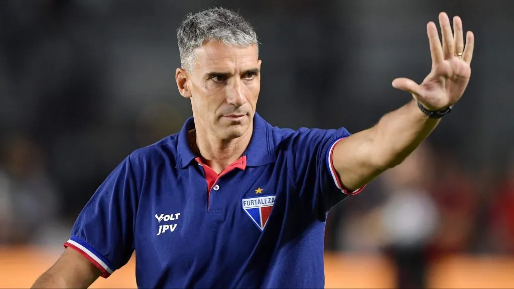 Vojvoda durante partida. Foto: Thiago Ribeiro/AGIF