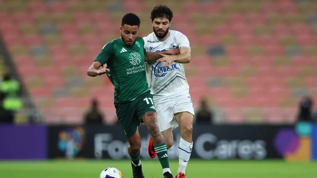 Jogador chegou a Belo Horizonte para fechar com o Atlético-MG – Foto: Yasser Bakhsh/Getty Images