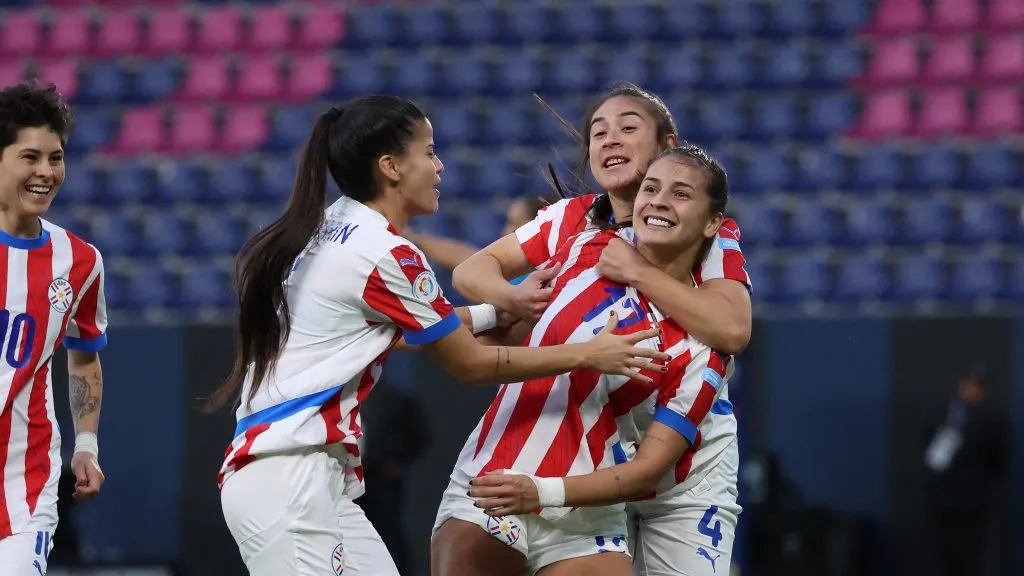 Jogadoras do Paraguai em campo