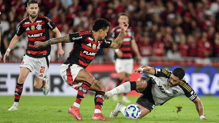 Duelo entre Flamengo e Atlético-MG promete. Foto: Thiago Ribeiro/AGIF.