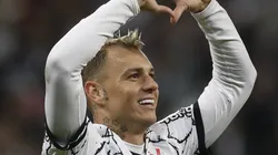 Róger Guedes em ação com a camisa do Corinthians.