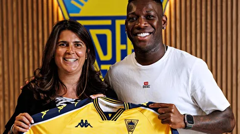 Patrick de Paula foi anunciado no Estoril - Foto: Divulgação/Estoril