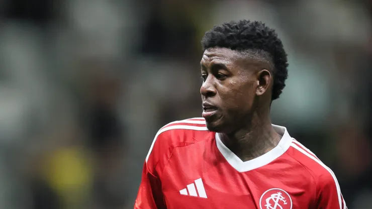 Vitao jogador do Internacional durante partida contra o Atletico-MG no estadio Arena MRV pelo campeonato Brasileiro A 2025. Foto: Gilson Lobo/AGIF
