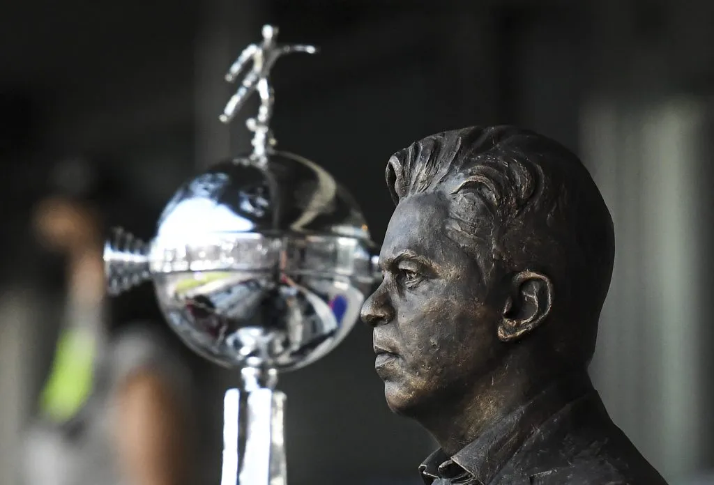 Libertadores passará somente no Grupo Globo até 2026; SBT e Record brigam por monopólio depois disso – Foto: Marcelo Endelli/Getty Images