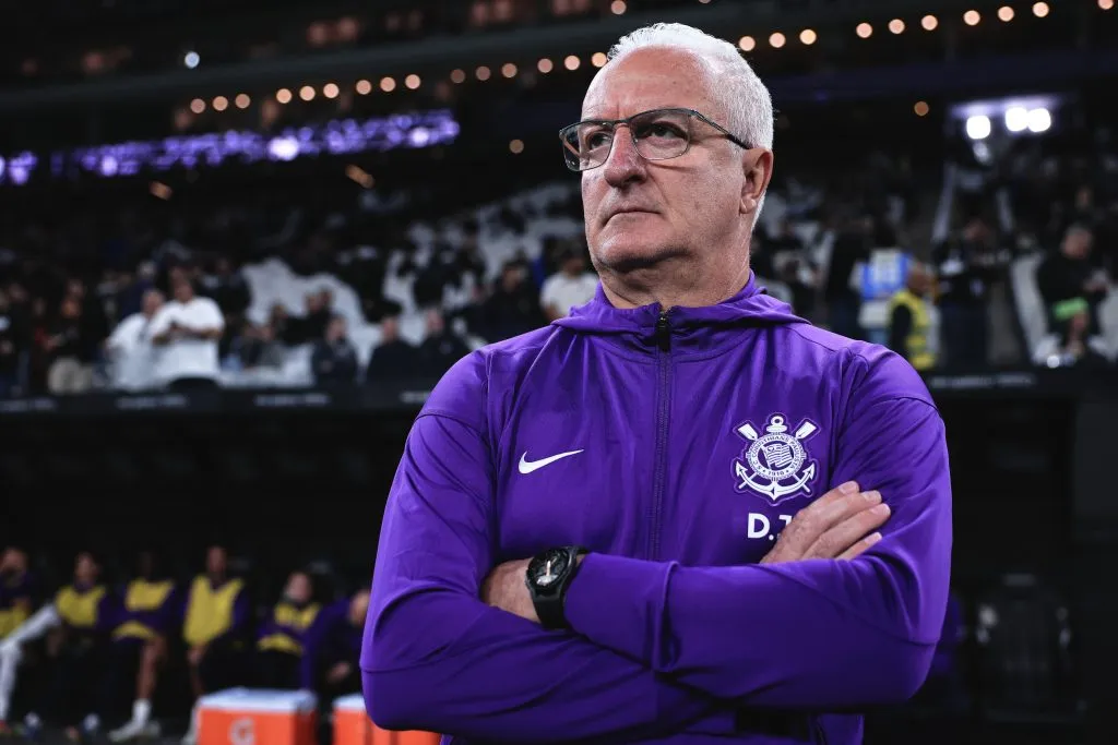 Dorival Jr. tecnico do Corinthians durante partida contra o Bragantino – Foto: Ettore Chiereguini/AGIF