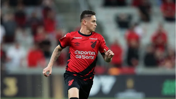 Khellven já defendeu as cores do Athletico-PR. Photo by Heuler Andrey/Getty Images