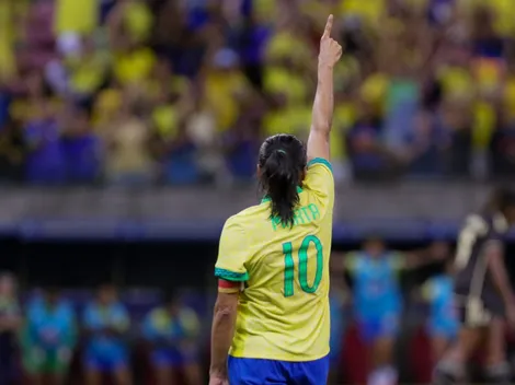 Marta brilha e volta a marcar pela Seleção