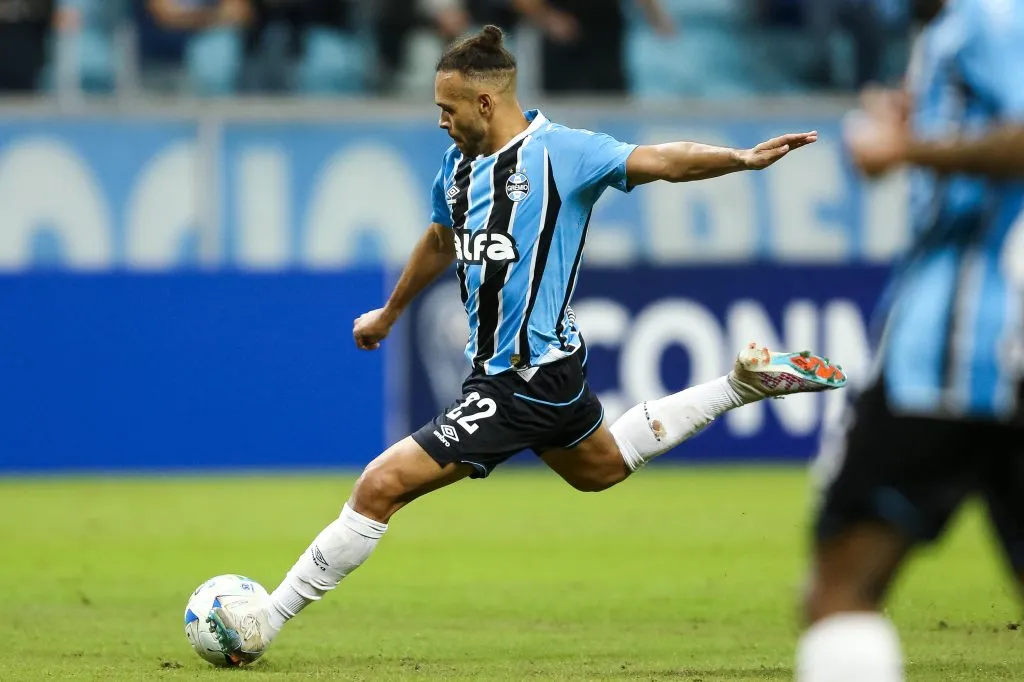 Martin Braithwaite, atacante do Grêmio em partida do campeonato brasileiro (Foto: Pedro H. Tesch/Getty Images)