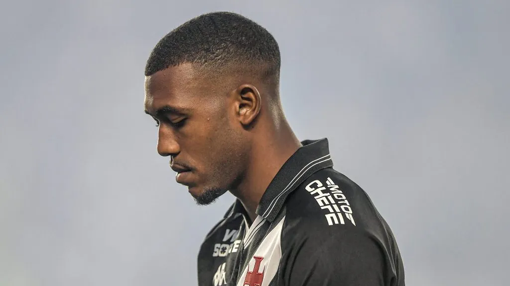 Rayan, jogador do Cruz-Maltino. Foto: Thiago Ribeiro/AGIF.