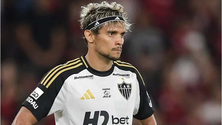 Gustavo Scarpa durante partida entre Flamengo e Atlético, no Maracanã, pelo Brasileirão.